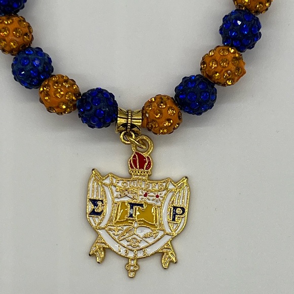 Sigma Gamma Rho Beaded Bling Shield Elastic Charm Bracelet - Picture 3 of 7